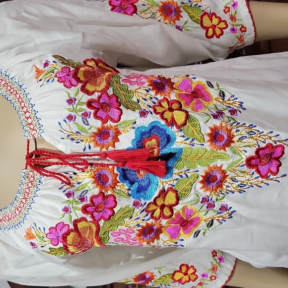 Royal Moda ARTSY Women's size M Colorful Embroidered Tunic Blouse - Picture 2 of 9